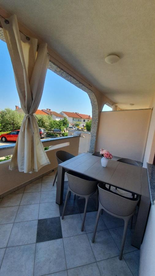 Kabashi Apartment Крк Экстерьер фото